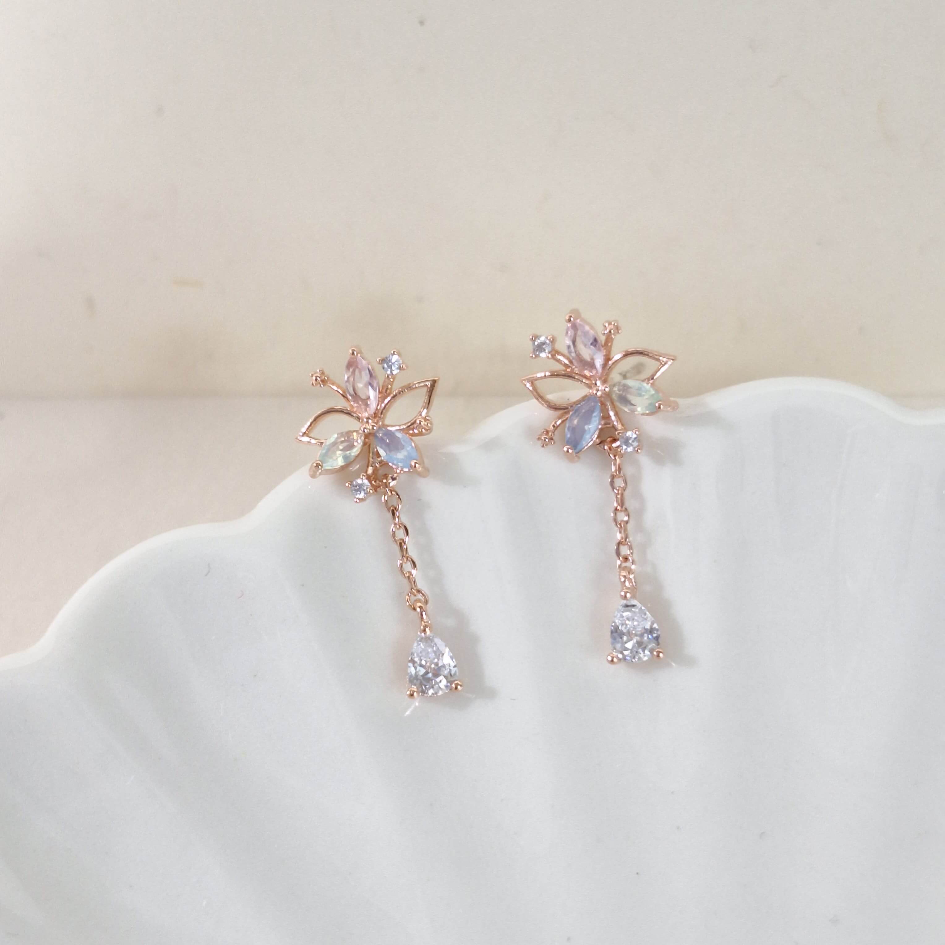 【E007】(925銀針耳環) 淚之花 3