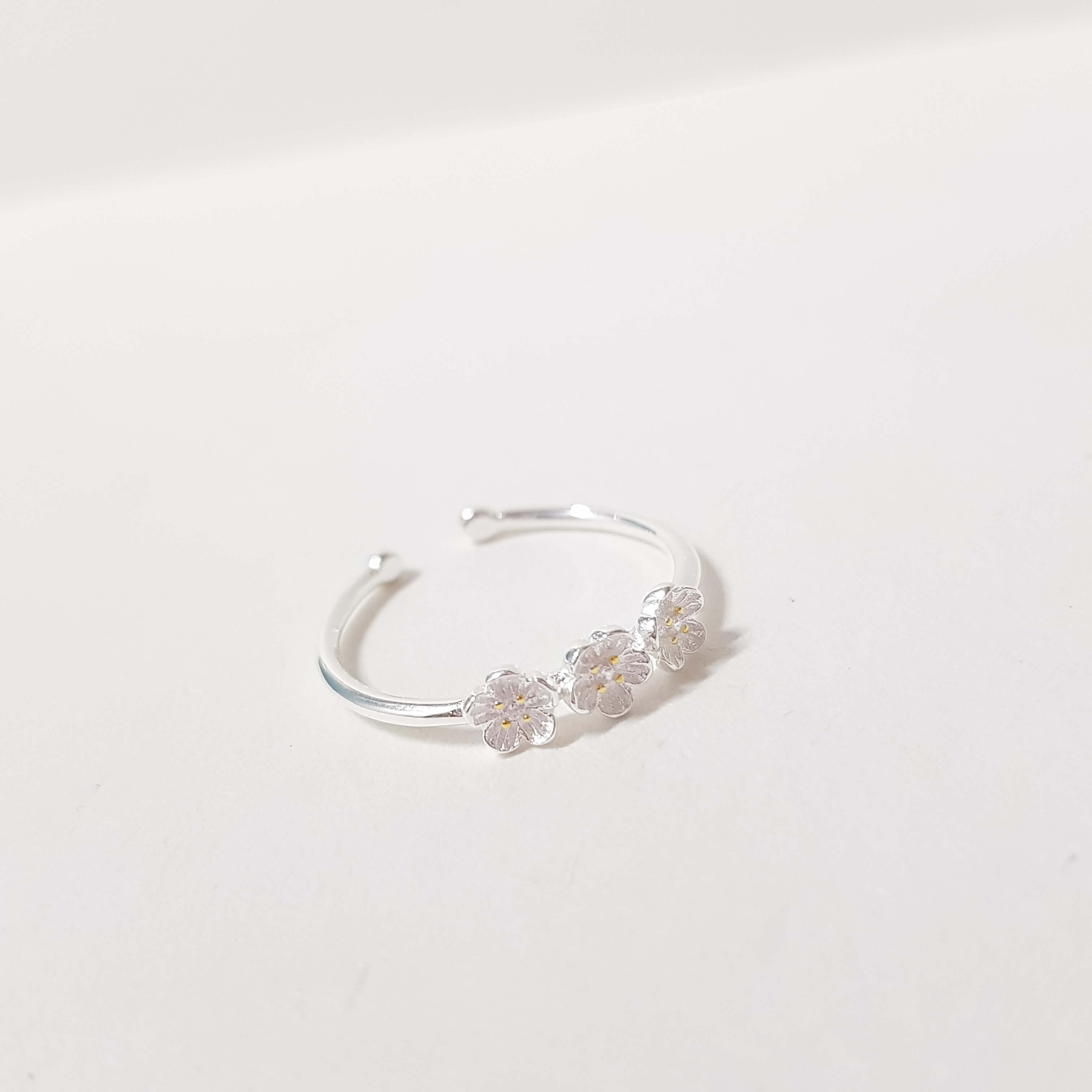 【P102】(925純銀戒指) 三朵小花戒
