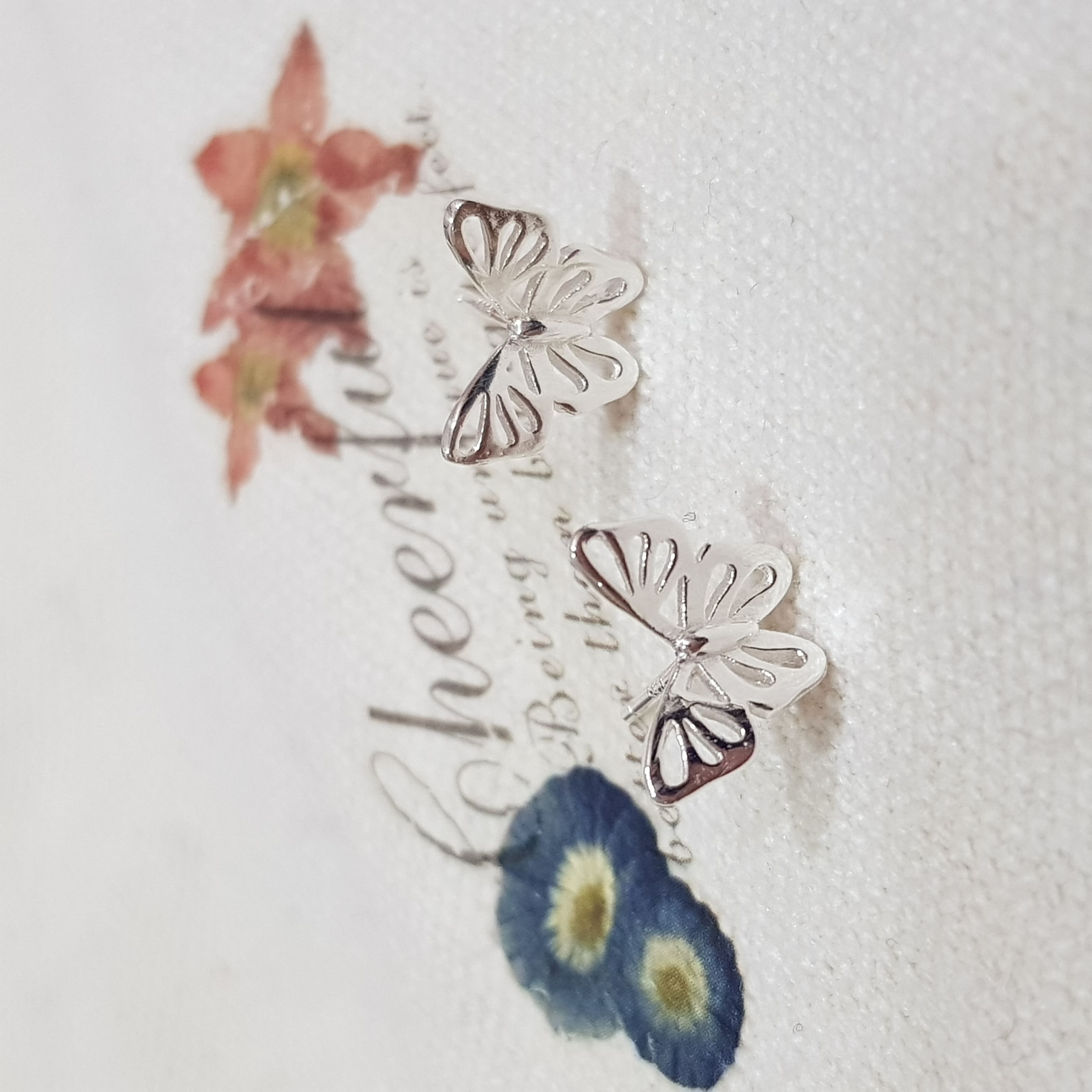 【W006】(925純銀耳環) 蝴蝶飛舞